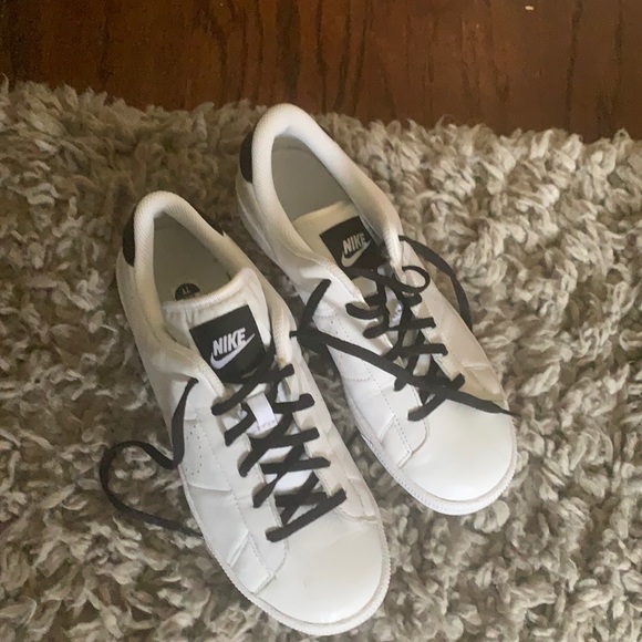 boys size 7 tennis shoes